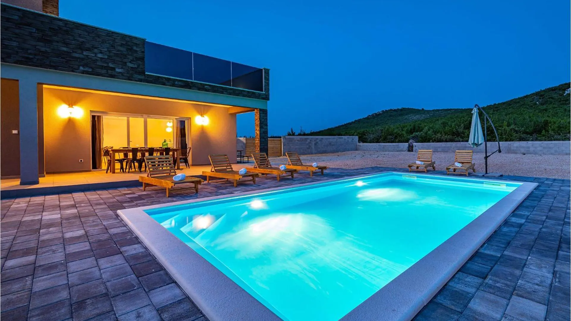 4 Bedroom Cozy Home In Stankovci Croacia