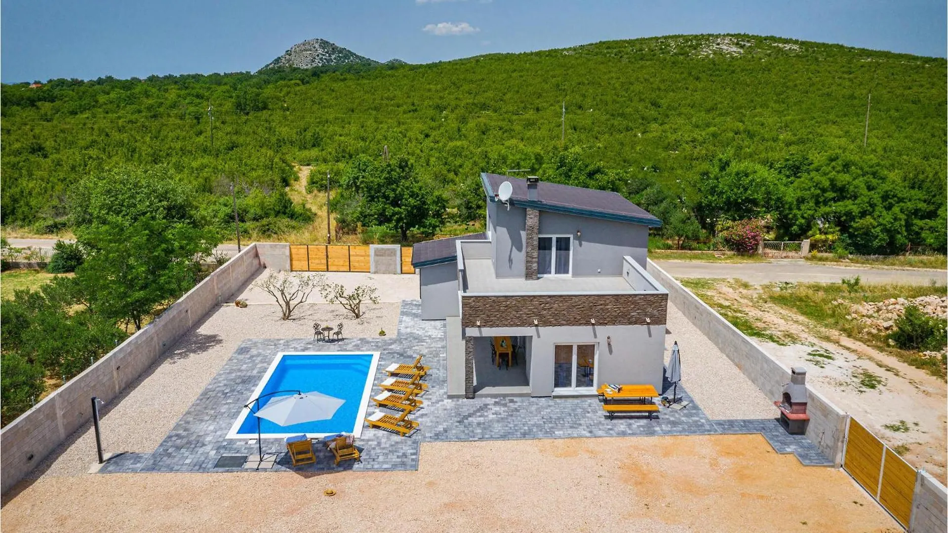 4 Bedroom Cozy Home In Stankovci Stankovci  Holiday home Stankovci (Zadar)