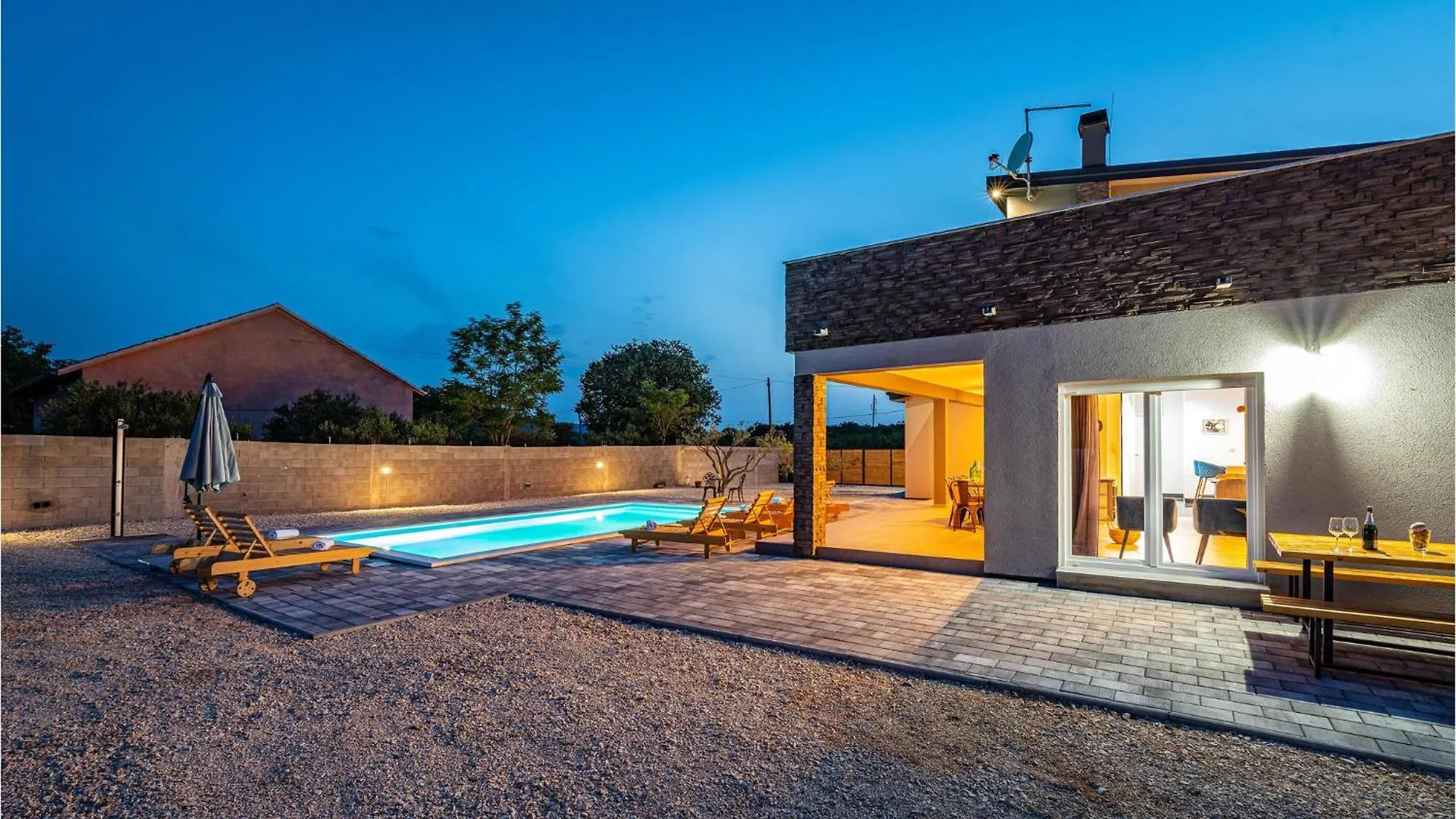 4 Bedroom Cozy Home In Stankovci Stankovci  Stankovci (Zadar)