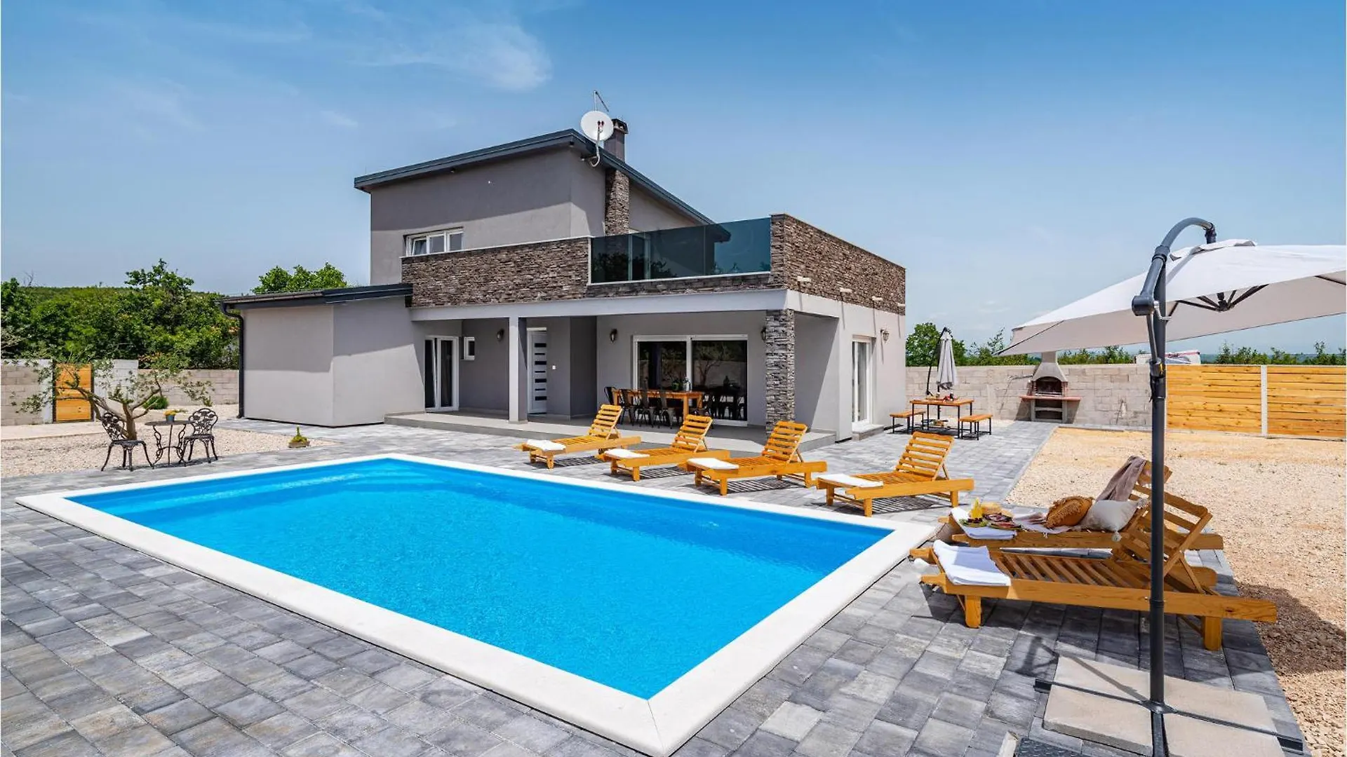 4 Bedroom Cozy Home In Stankovci Stankovci
