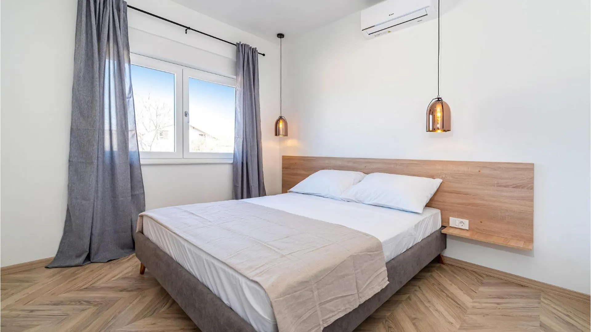 Holiday home 4 Bedroom Cozy Home In Stankovci Stankovci