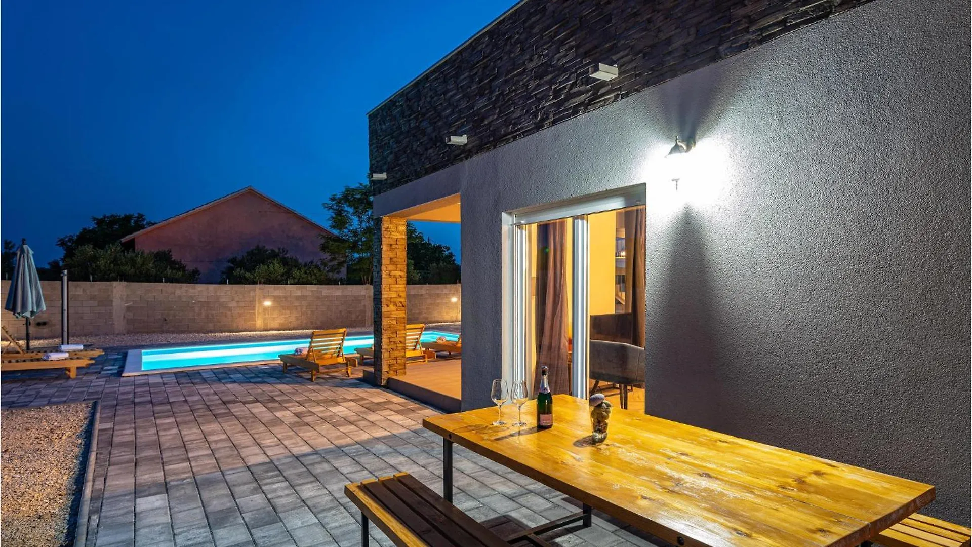 4 Bedroom Cozy Home In Stankovci Stankovci  0*, Stankovci (Zadar)